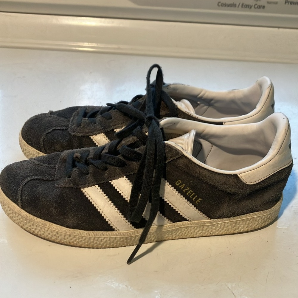 Grey suede adidas gazelle sneakers size 4 youth - Picture 3 of 7